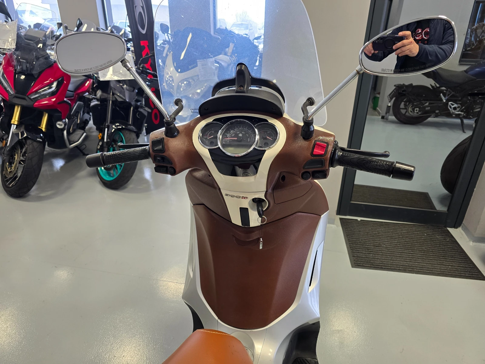 Piaggio Beverly 300ie, ABS, Led, 06.2012�. | Mobile.bg � ����������� 11