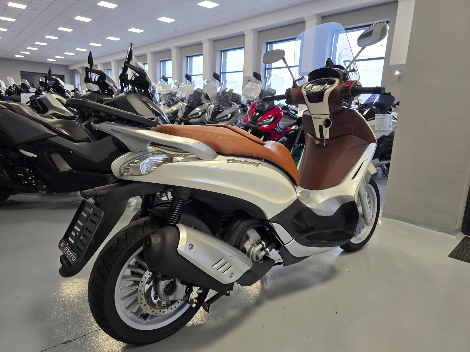 Piaggio Beverly 300ie, ABS, Led, 06.2012г. - изображение 3