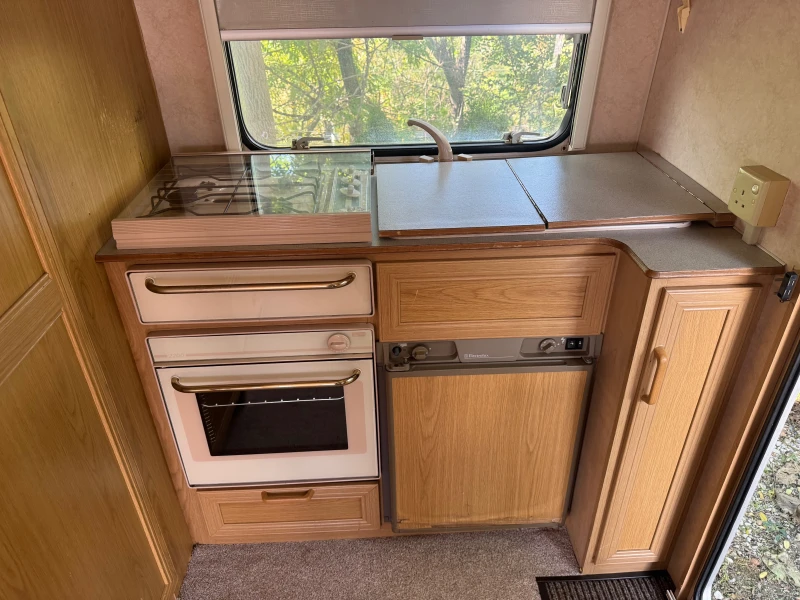 Каравана Swift ARCHWAY ARCHIE, снимка 10 - Каравани и кемпери - 52157070