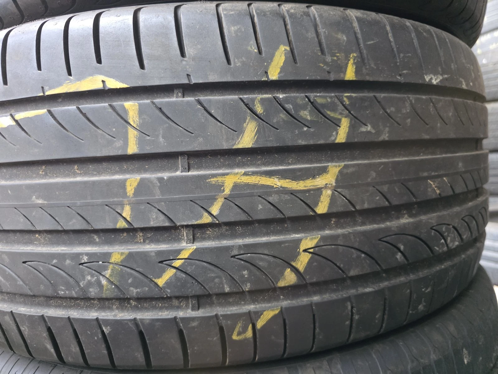 Гуми Летни 255/45R19, снимка 3 - Гуми и джанти - 56731009
