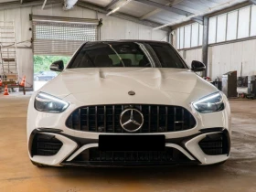     Mercedes-Benz C 63 AMG S E Performance = AMG Drivers Package= 