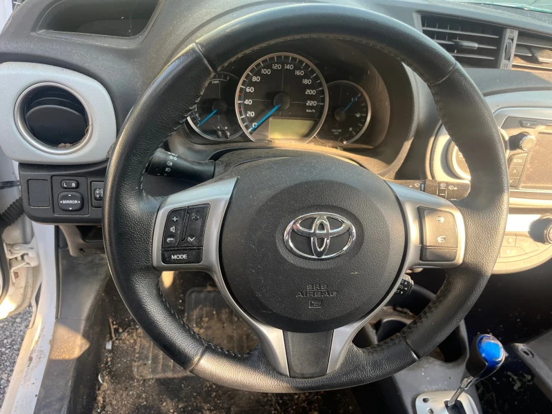 Toyota Yaris 1.5HYBRID, снимка 6 - Автомобили и джипове - 47354486