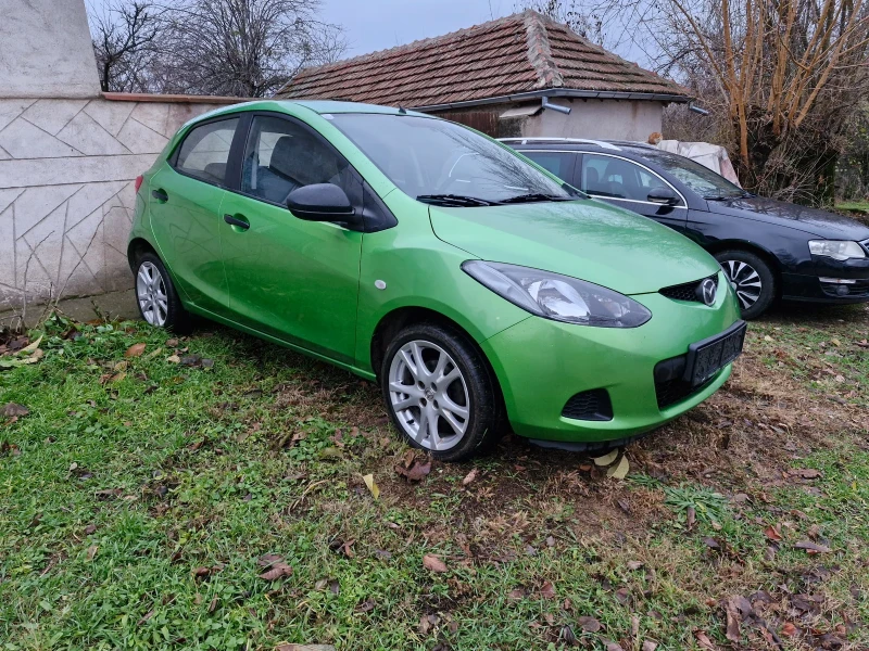 Mazda 2, снимка 1 - Автомобили и джипове - 48391002