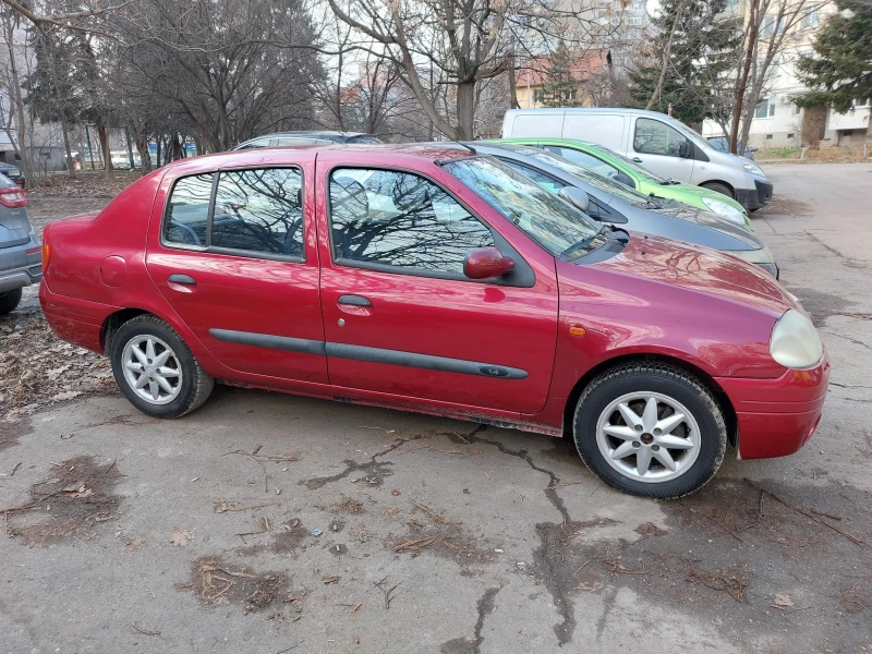 Renault Clio, снимка 12 - Автомобили и джипове - 49316834