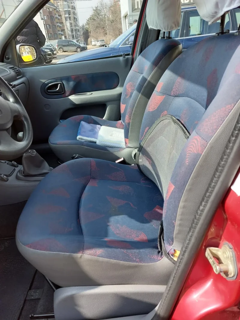 Renault Clio, снимка 5 - Автомобили и джипове - 49316834