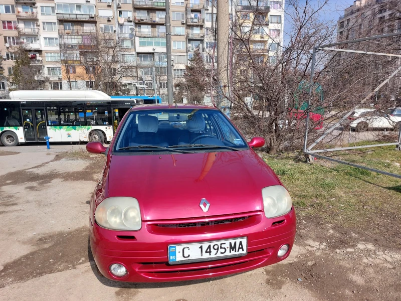 Renault Clio, снимка 2 - Автомобили и джипове - 49316834