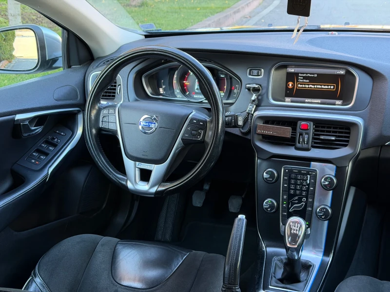 Volvo V40 D2 R-Design, снимка 7 - Автомобили и джипове - 52555556