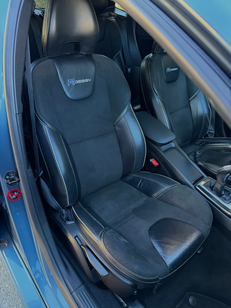 Volvo V40 D2 R-Design, снимка 9 - Автомобили и джипове - 52555556