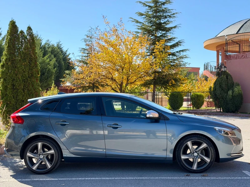 Volvo V40 D2 R-Design, снимка 3 - Автомобили и джипове - 52555556