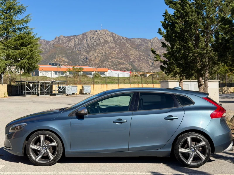 Volvo V40 D2 R-Design, снимка 6 - Автомобили и джипове - 52555556