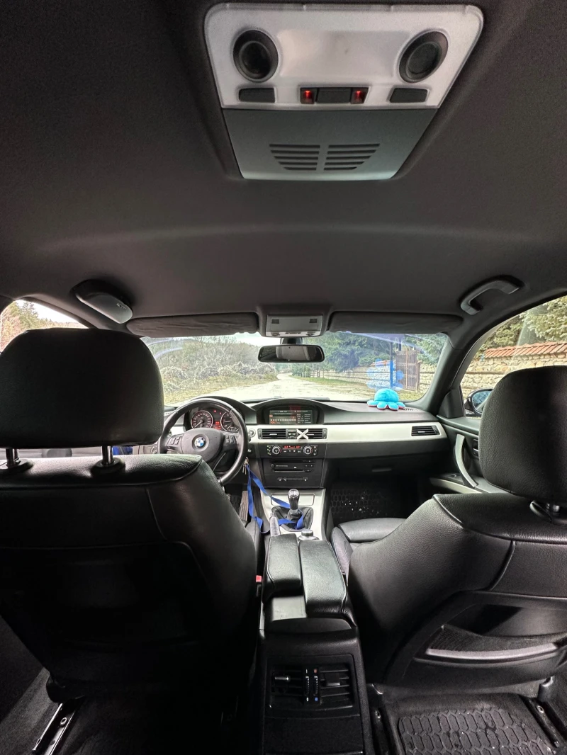 BMW 330, снимка 13 - Автомобили и джипове - 52592979