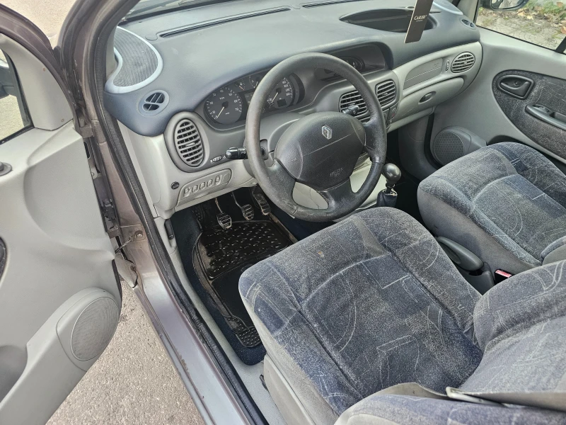 Renault Scenic Фейслифт, снимка 10 - Автомобили и джипове - 52839436