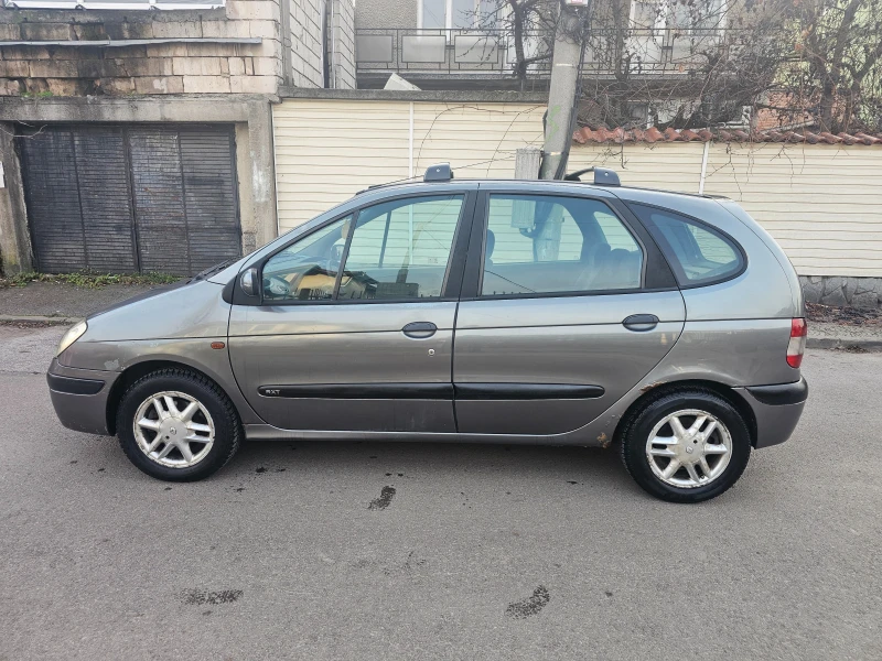 Renault Scenic Фейслифт, снимка 7 - Автомобили и джипове - 52839436