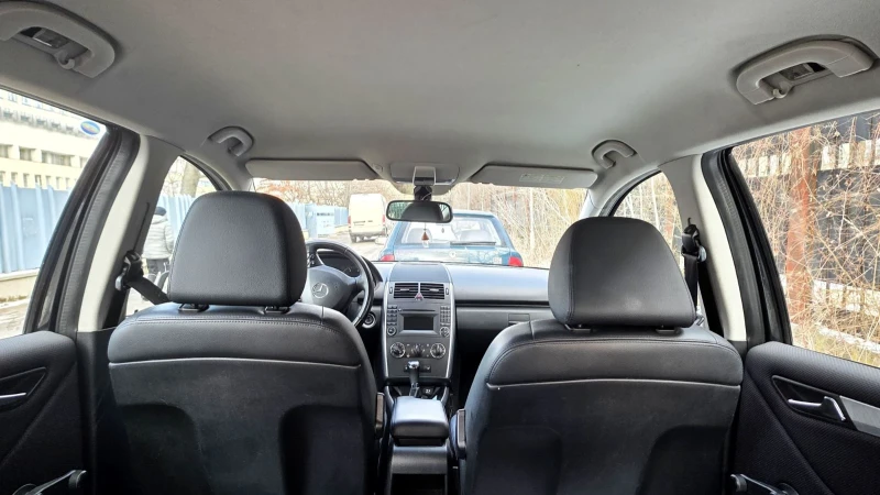 Mercedes-Benz A 180 AVANTGARD, снимка 9 - Автомобили и джипове - 52894757