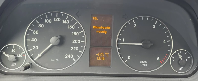 Mercedes-Benz A 180 AVANTGARD, снимка 11 - Автомобили и джипове - 52894757