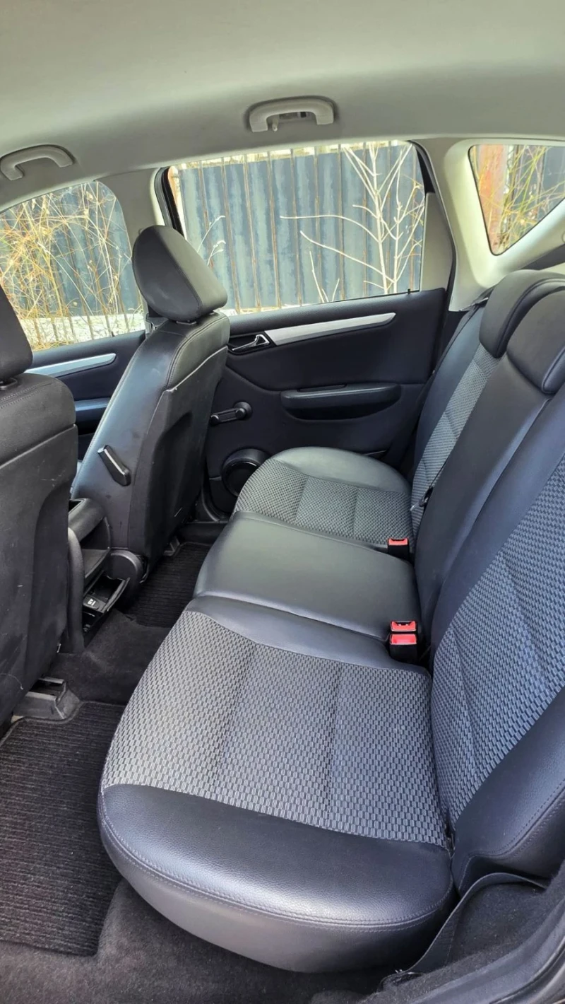 Mercedes-Benz A 180 AVANTGARD, снимка 17 - Автомобили и джипове - 52894757
