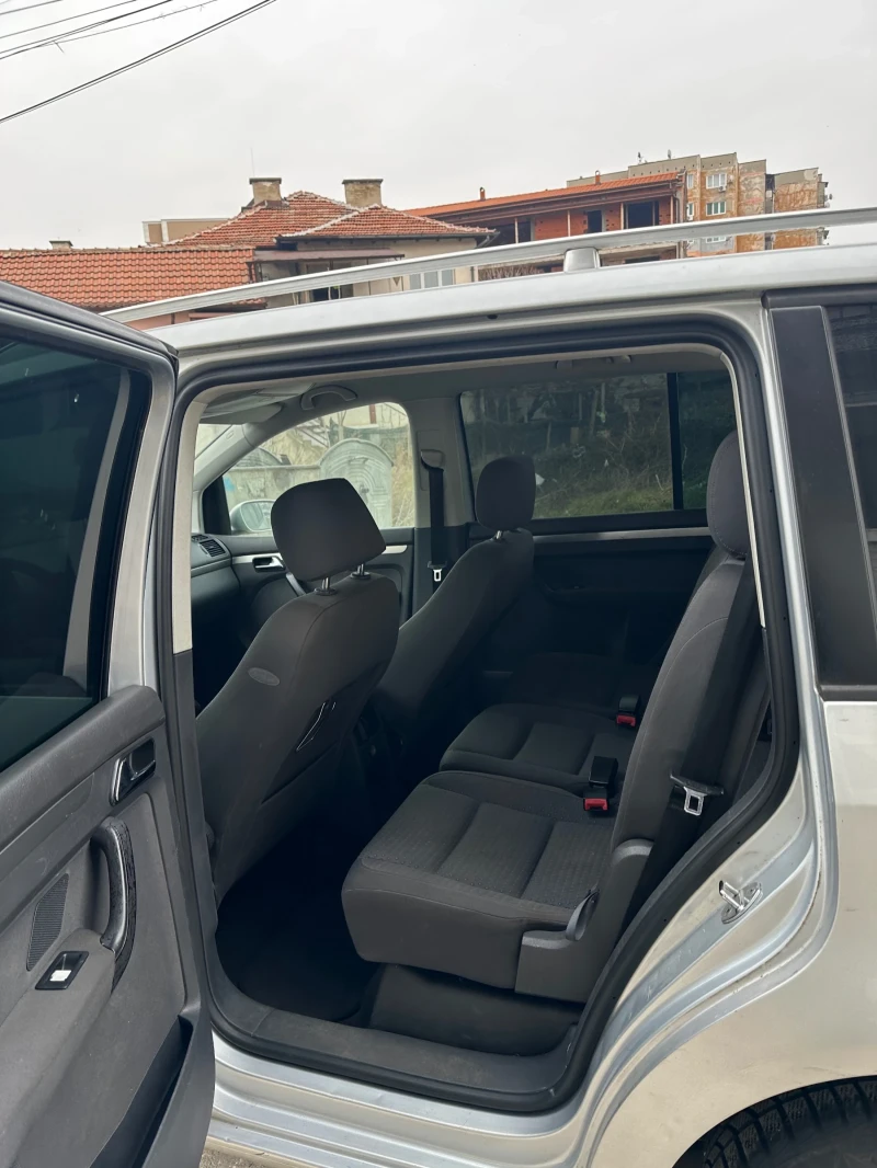 VW Touran 2.0d tdi, снимка 7 - Автомобили и джипове - 53177965