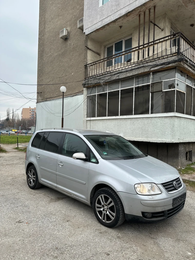VW Touran 2.0d tdi, снимка 8 - Автомобили и джипове - 53177965