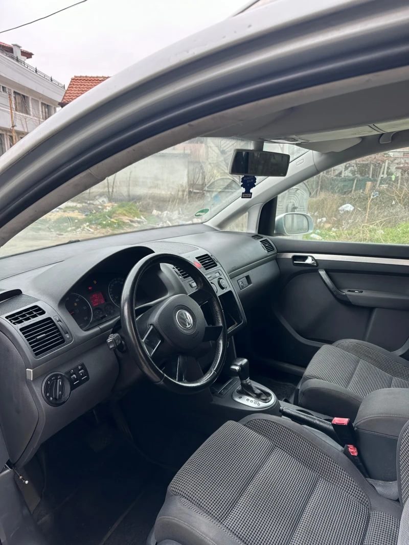 VW Touran 2.0d tdi, снимка 6 - Автомобили и джипове - 53177965