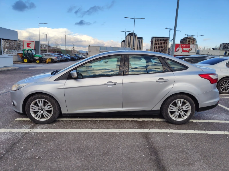 Ford Focus 1.6 купена от Мото Пфое реални километри, снимка 3 - Автомобили и джипове - 53599240