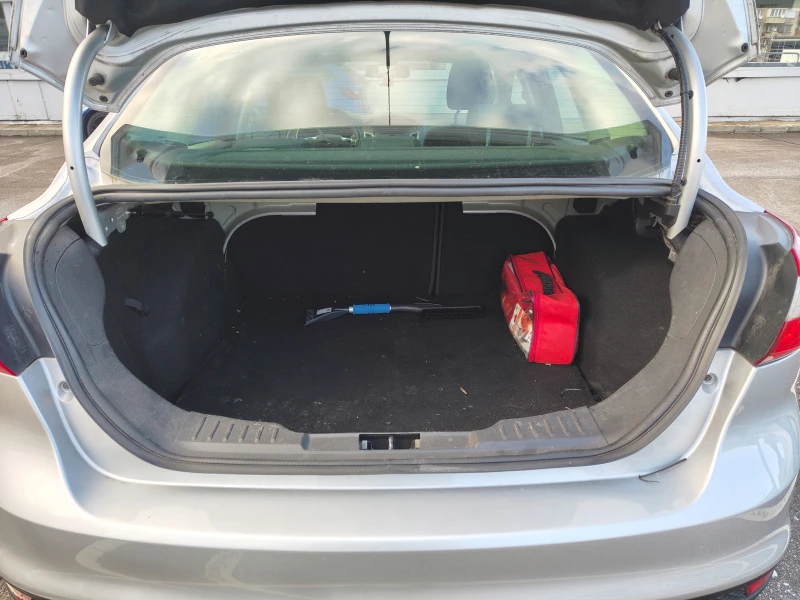 Ford Focus 1.6 купена от Мото Пфое реални километри, снимка 9 - Автомобили и джипове - 53599240