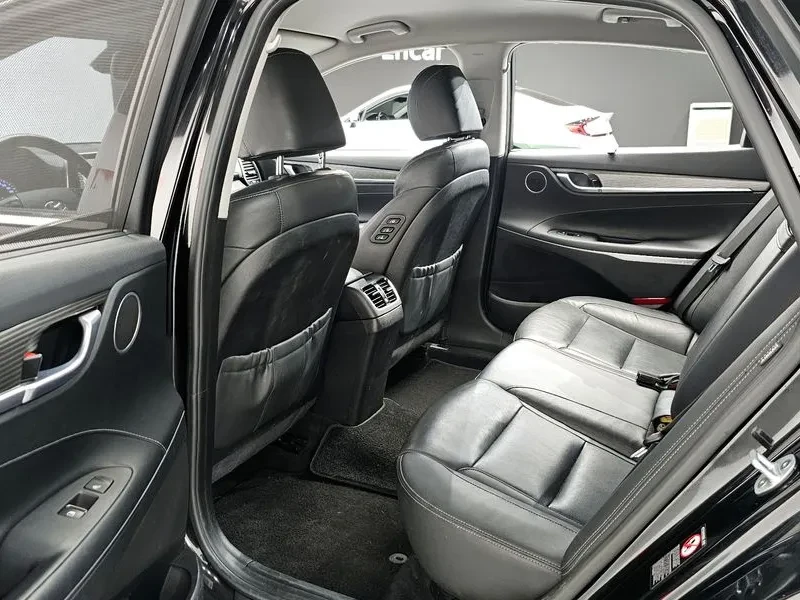 Hyundai Grandeur 3.0 Exclusive Special, снимка 11 - Автомобили и джипове - 55643592
