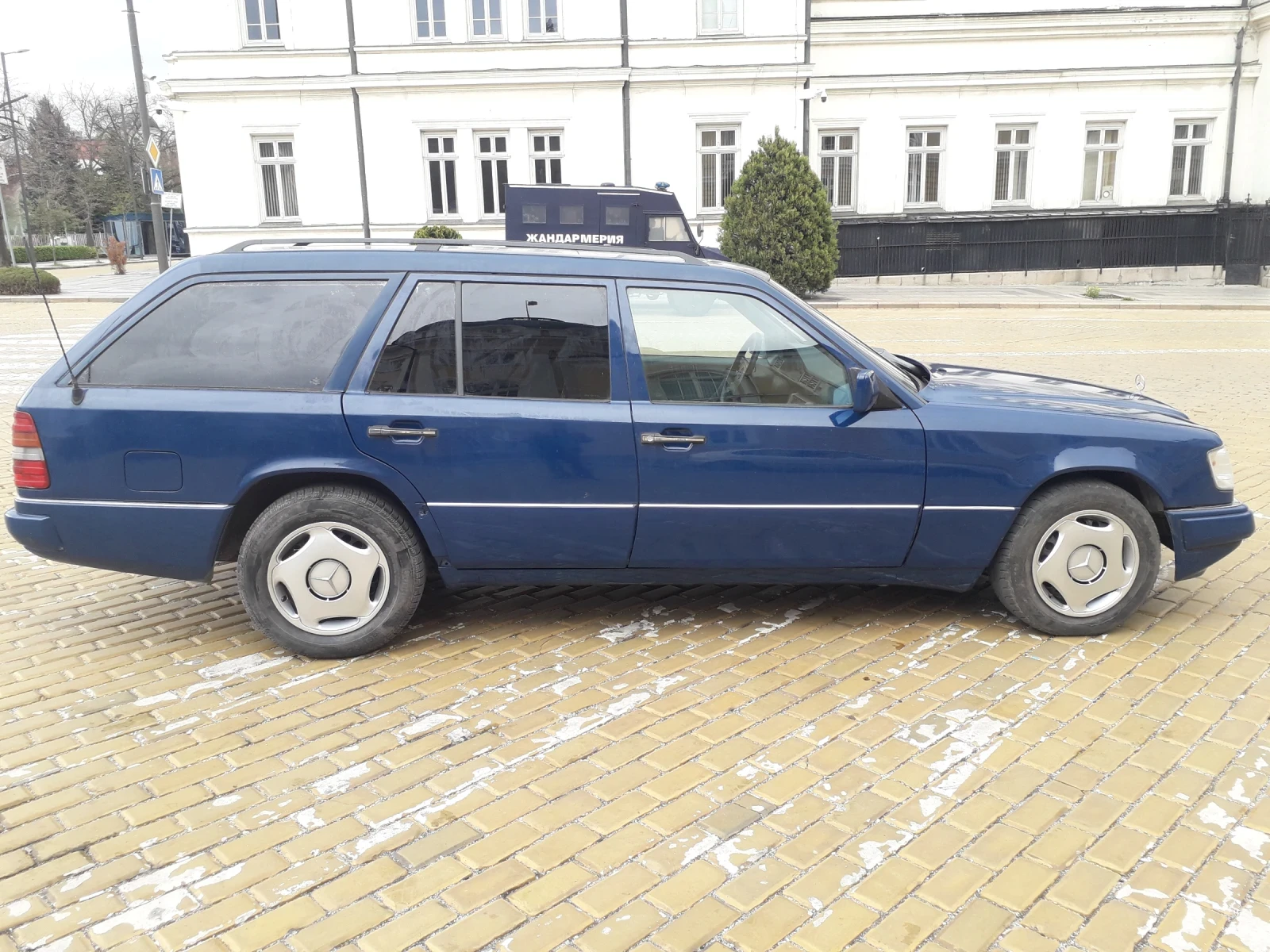 Mercedes-Benz 124 250D - изображение 9