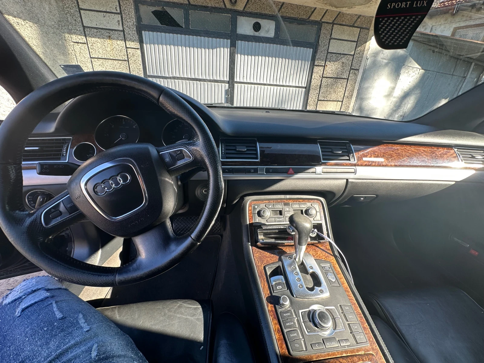 Audi A8  - изображение 2