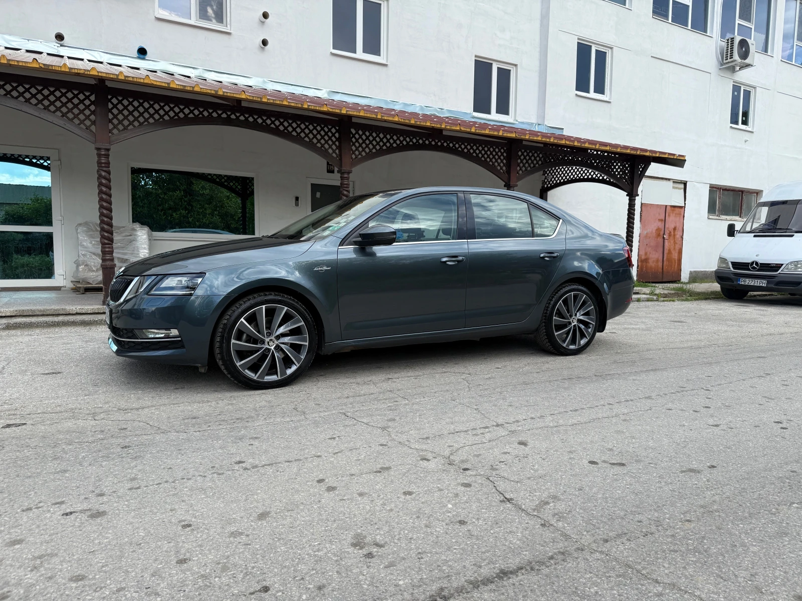 Skoda Octavia 2.0 TDI Laurin & Klement - изображение 7