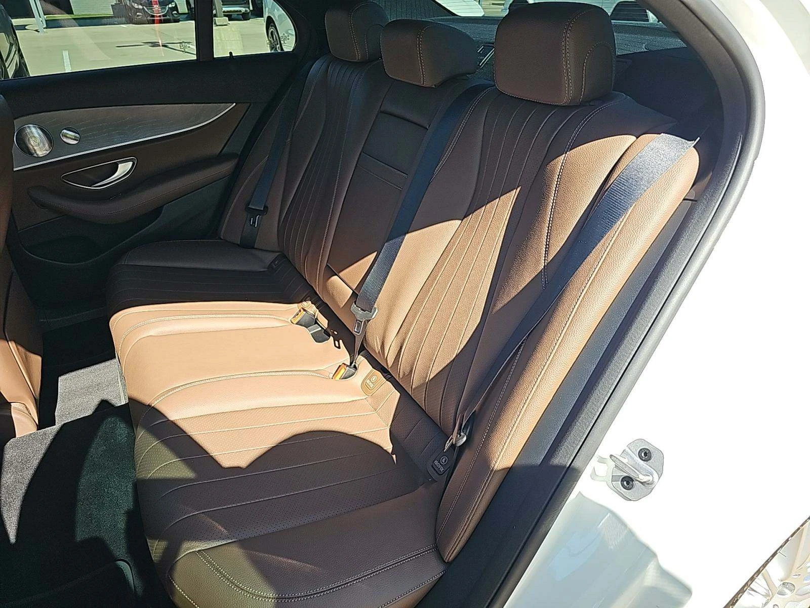 Mercedes-Benz E 350  - изображение 8