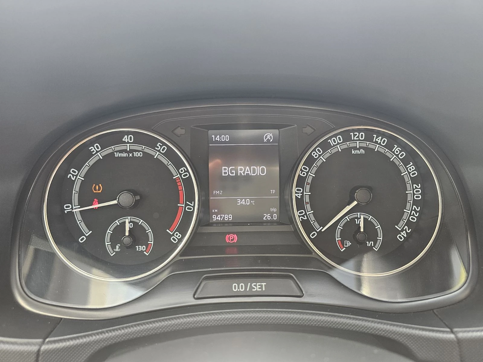 Skoda Fabia AMBITION 1.0 MPI 60 hp - изображение 8
