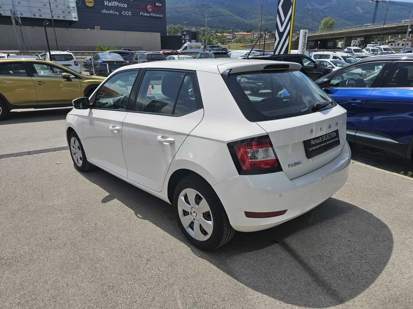 Skoda Fabia AMBITION 1.0 MPI 60 hp - изображение 4