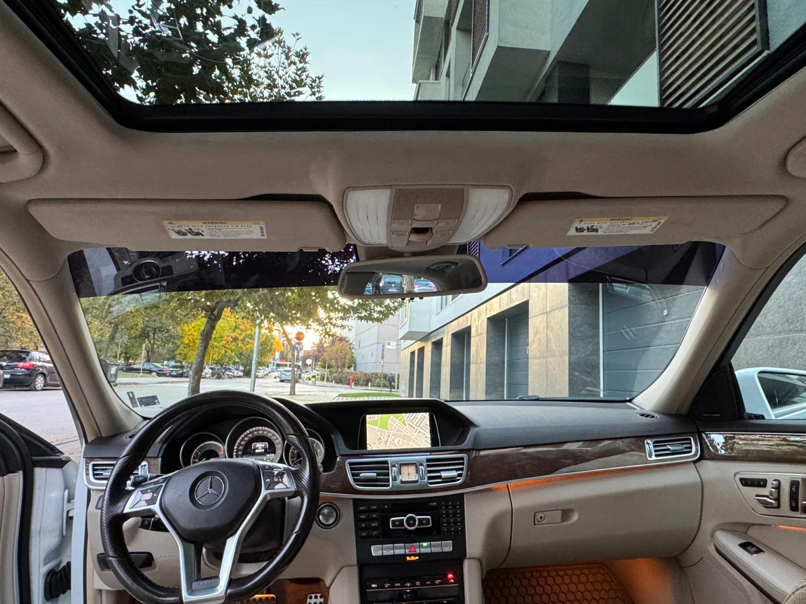 Mercedes-Benz E 350 Генерация / Напълно обслужена - изображение 9