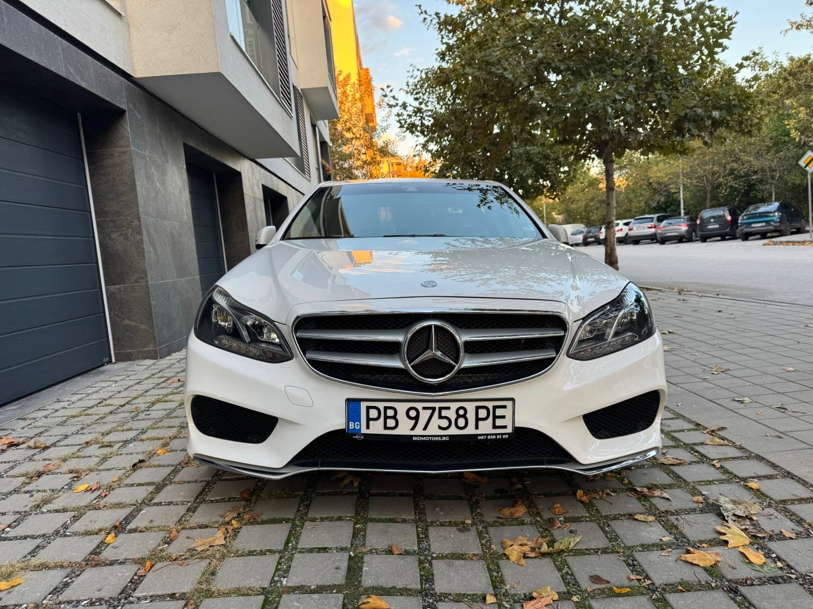 Mercedes-Benz E 350 Генерация / Напълно обслужена - изображение 2