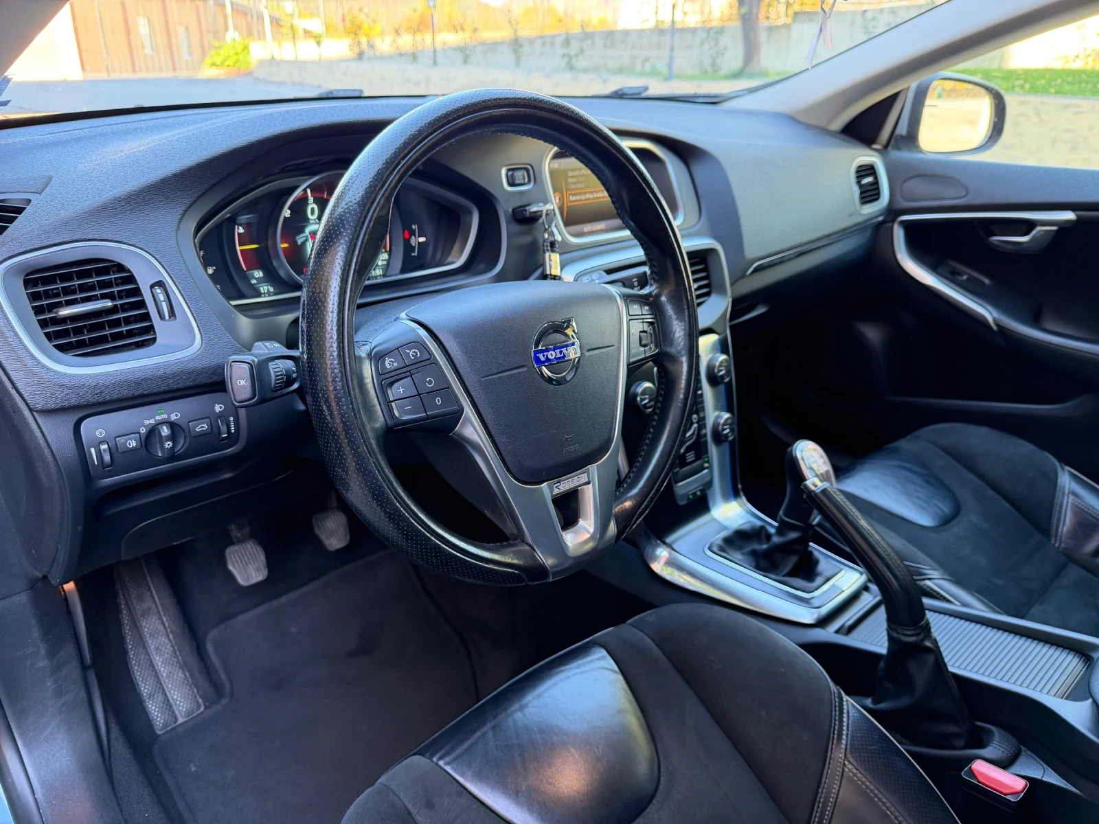 Volvo V40 D2 R-Design | Mobile.bg   13