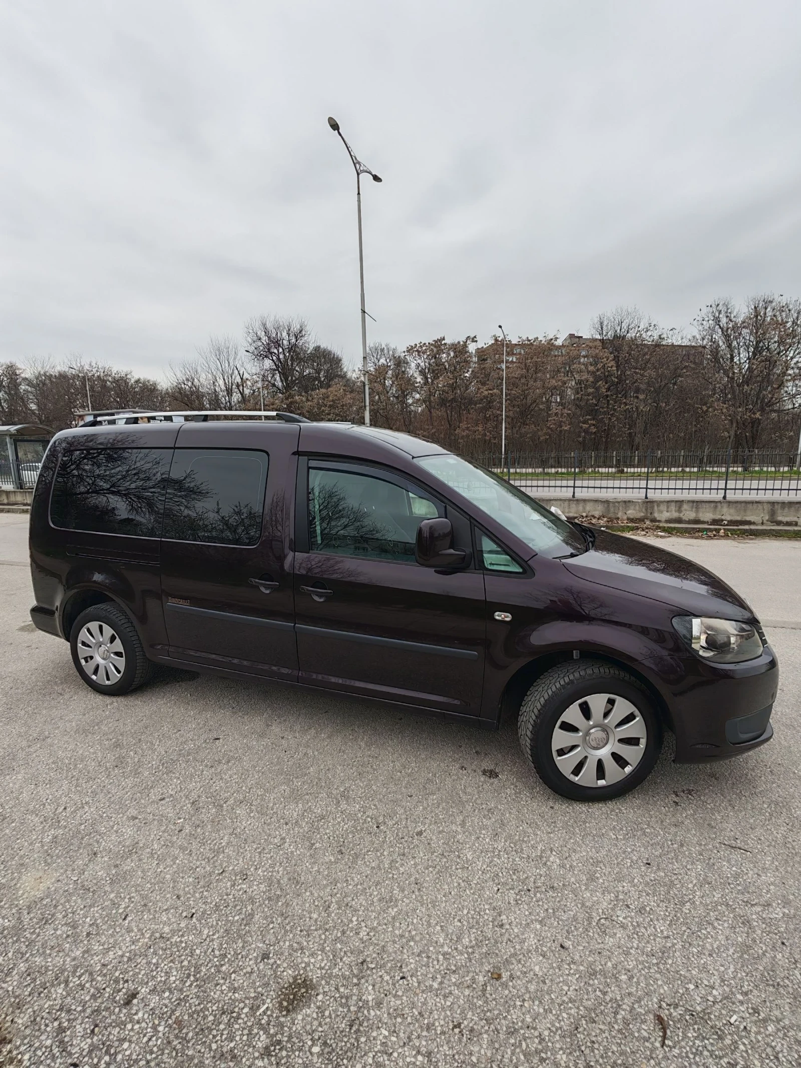 VW Caddy MAXI ECO FUEL 2.0, снимка 2 - Автомобили и джипове - 53953736