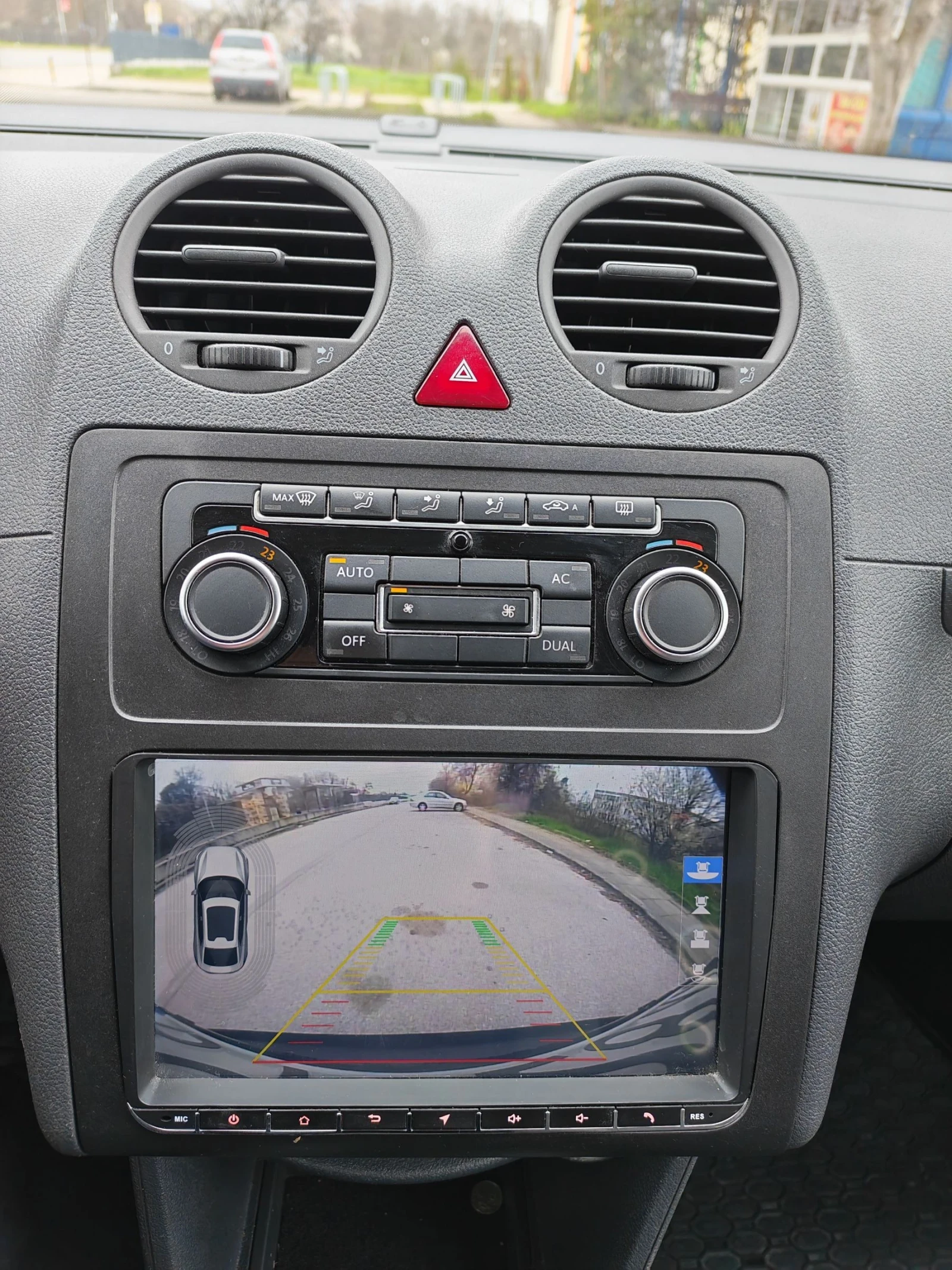 VW Caddy MAXI ECO FUEL 2.0, снимка 11 - Автомобили и джипове - 53953736