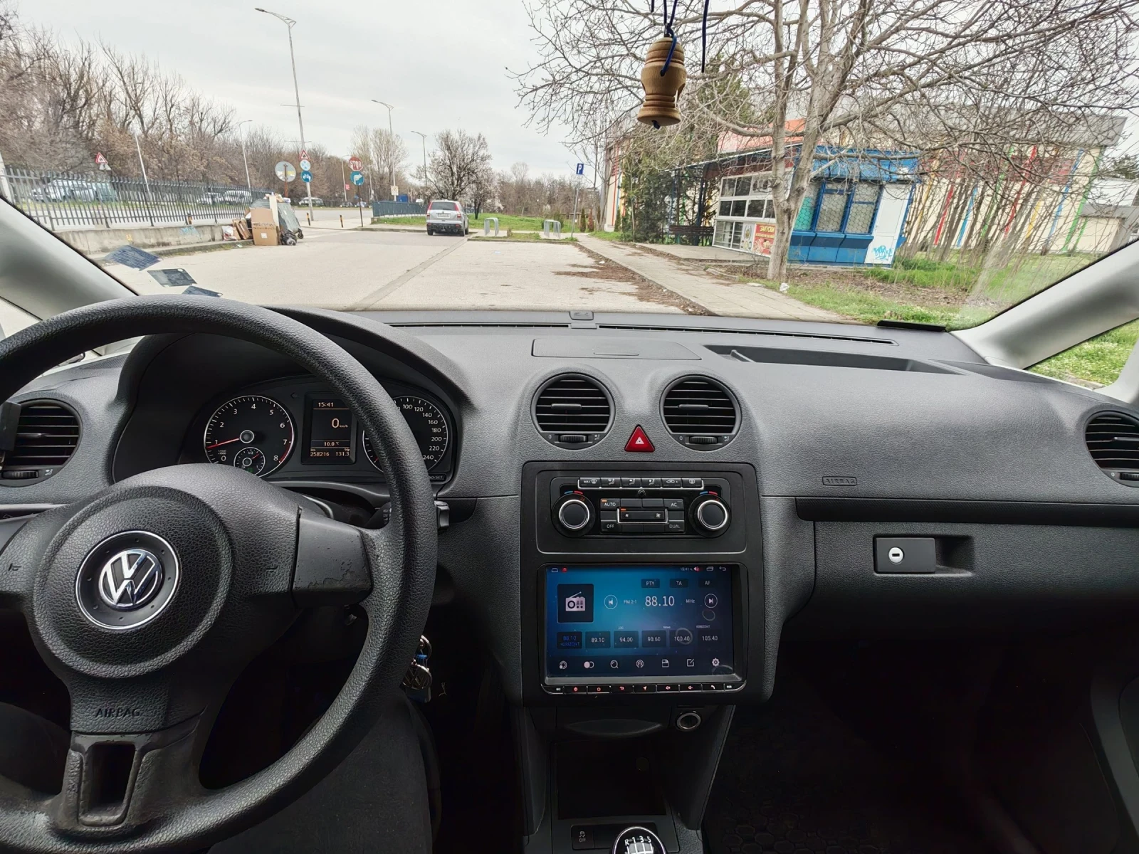 VW Caddy MAXI ECO FUEL 2.0, снимка 14 - Автомобили и джипове - 53953736