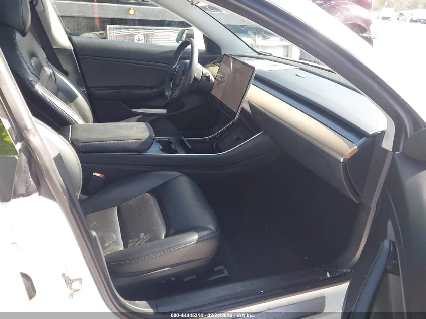 Tesla Model 3 Standard Range Plus Rear-Wheel Drive/Standard Rang, снимка 5 - Автомобили и джипове - 54172319