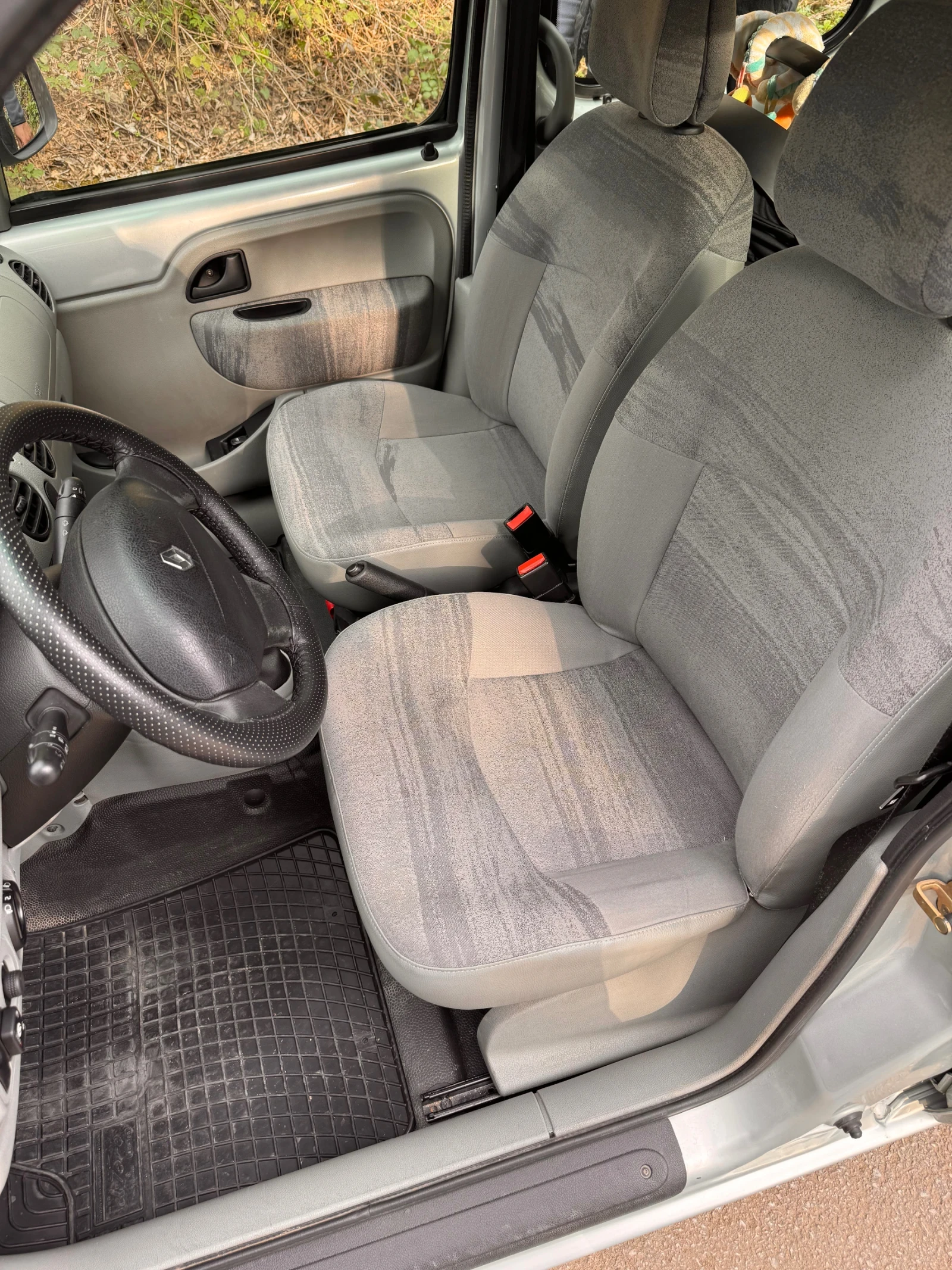 Renault Kangoo 1.6 Газ, Рампа за хора с увреждане , снимка 10 - Автомобили и джипове - 54185643