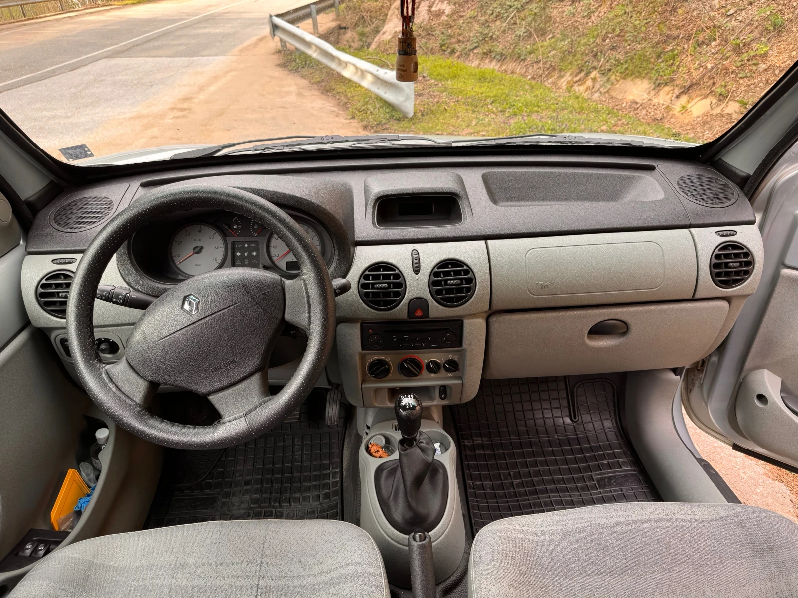 Renault Kangoo 1.6 Газ, Рампа за хора с увреждане , снимка 8 - Автомобили и джипове - 54185643