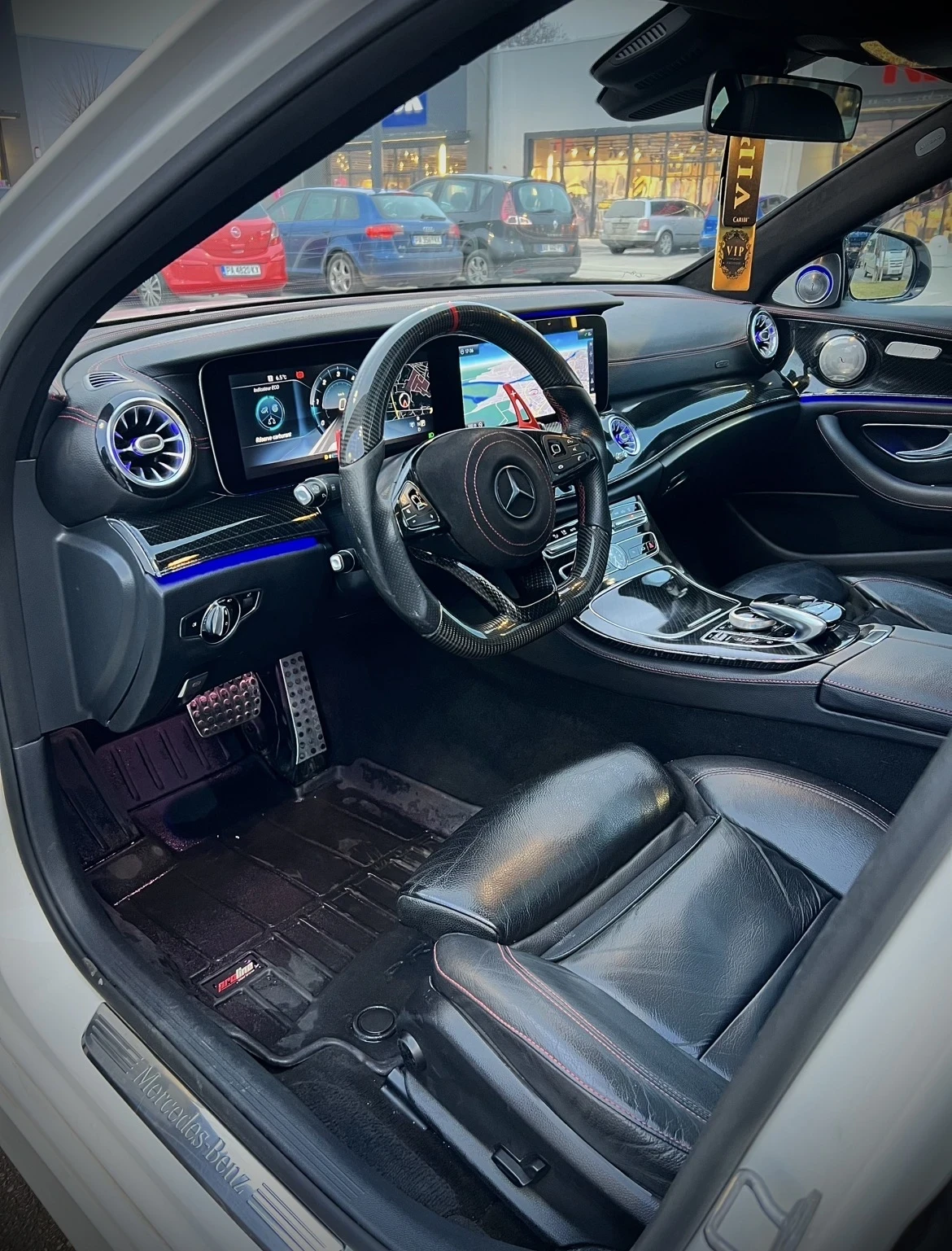 Mercedes-Benz E 220, снимка 6 - Автомобили и джипове - 54356335