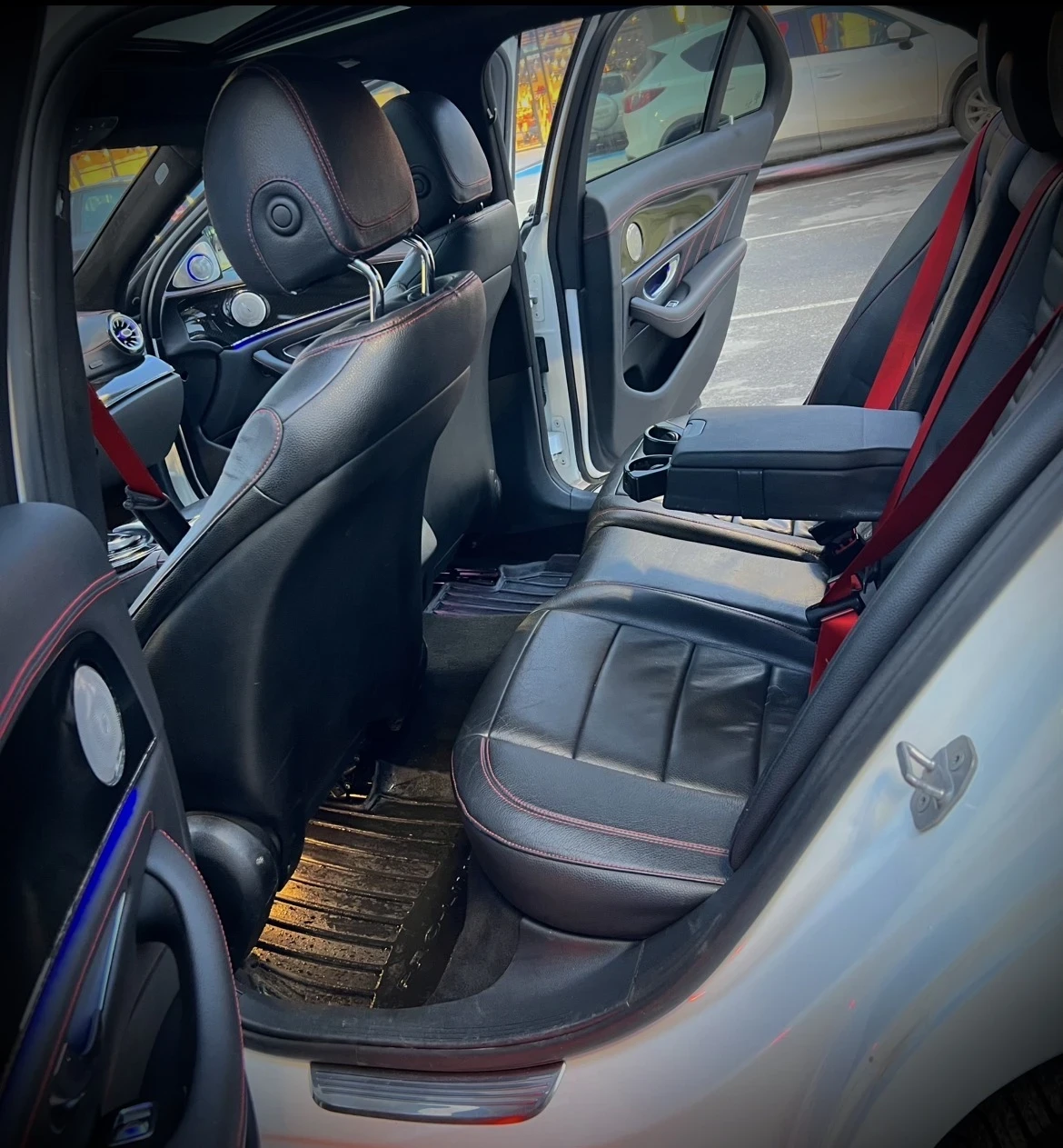 Mercedes-Benz E 220, снимка 8 - Автомобили и джипове - 54356335