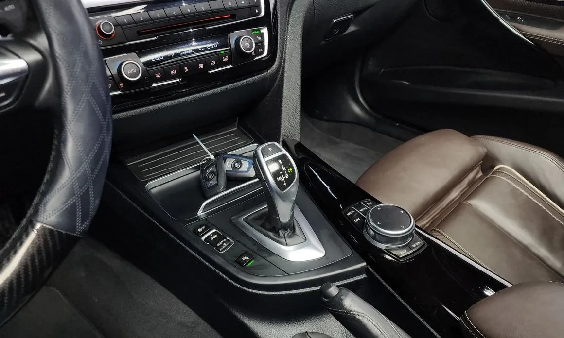 BMW 320 M SPORT* HUD* ШИБЕДАХ* КАМЕРА* КОЖА, снимка 9 - Автомобили и джипове - 54700554