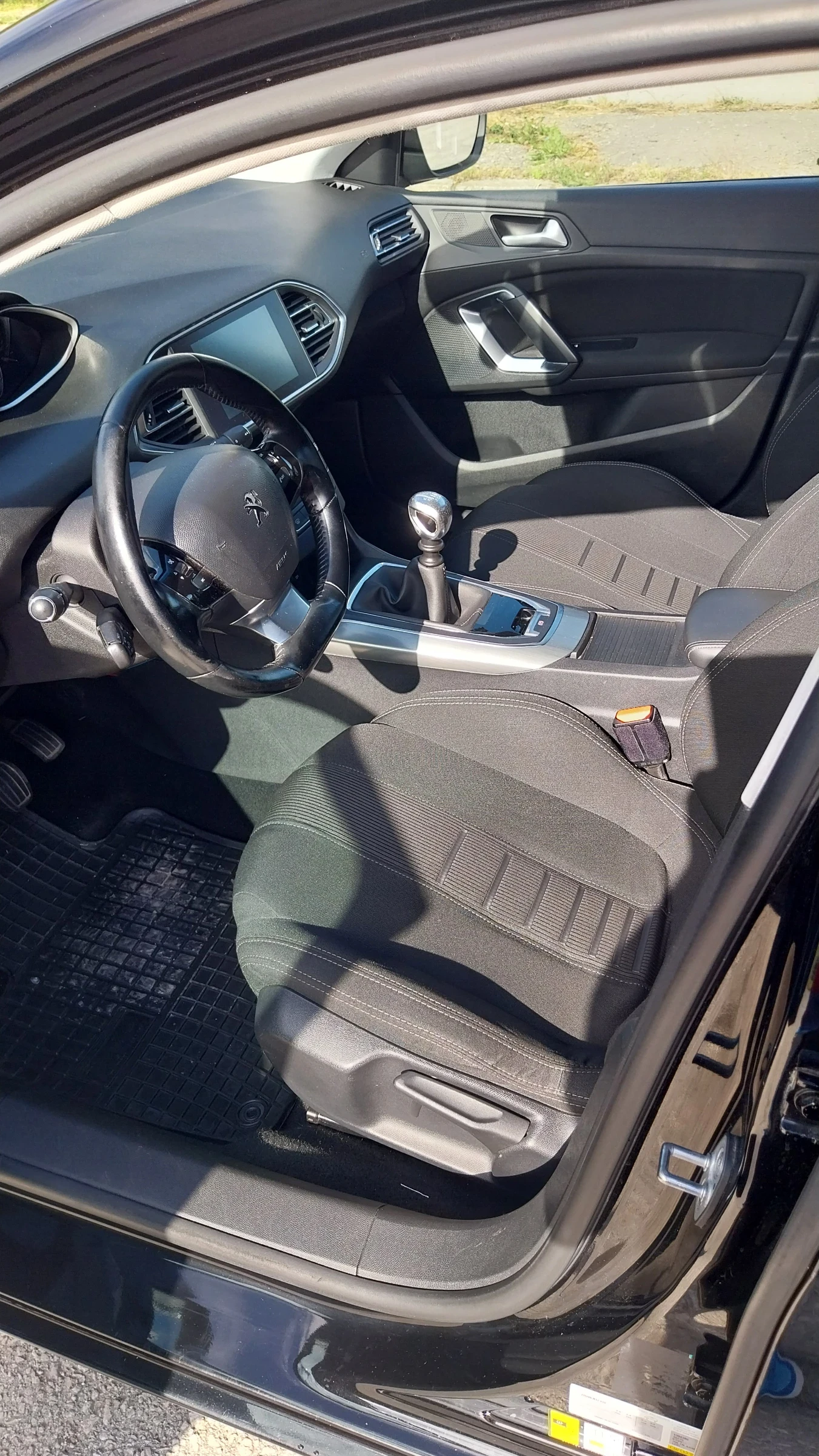 Peugeot 308 1, 6 HDI 115, снимка 7 - Автомобили и джипове - 54745605