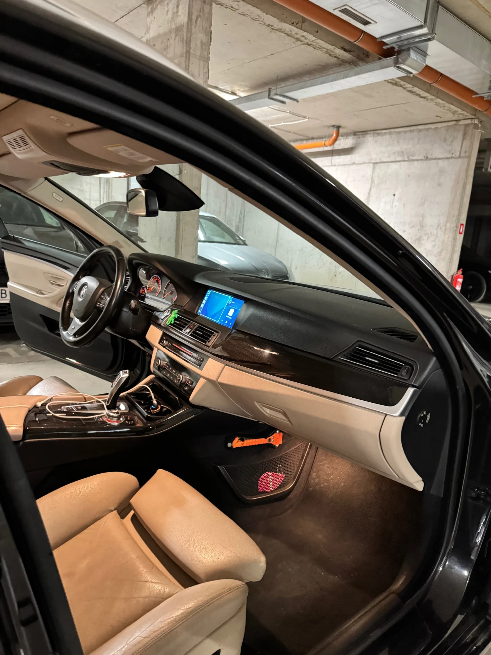 BMW 525 DISTRONIC/PANO/HEAD UP/COMFORT/ИСТОРИЯ В БМВ, снимка 10 - Автомобили и джипове - 54802175
