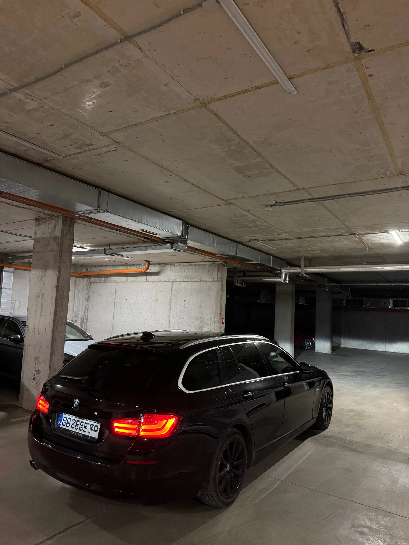 BMW 525 DISTRONIC/PANO/HEAD UP/COMFORT/ИСТОРИЯ В БМВ, снимка 4 - Автомобили и джипове - 54802175