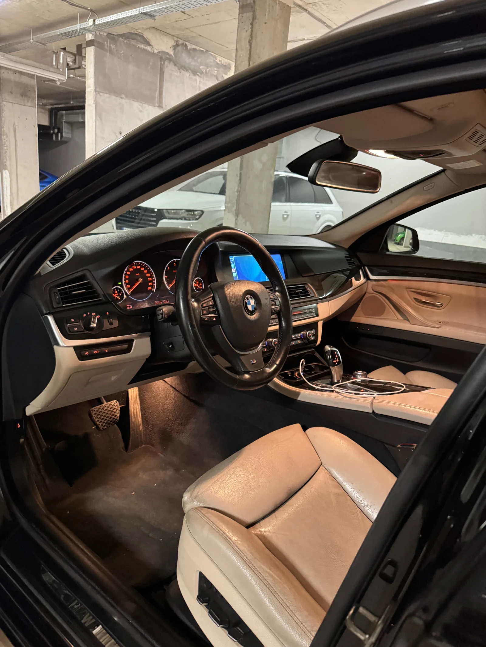 BMW 525 DISTRONIC/PANO/HEAD UP/COMFORT/ИСТОРИЯ В БМВ, снимка 9 - Автомобили и джипове - 54802175