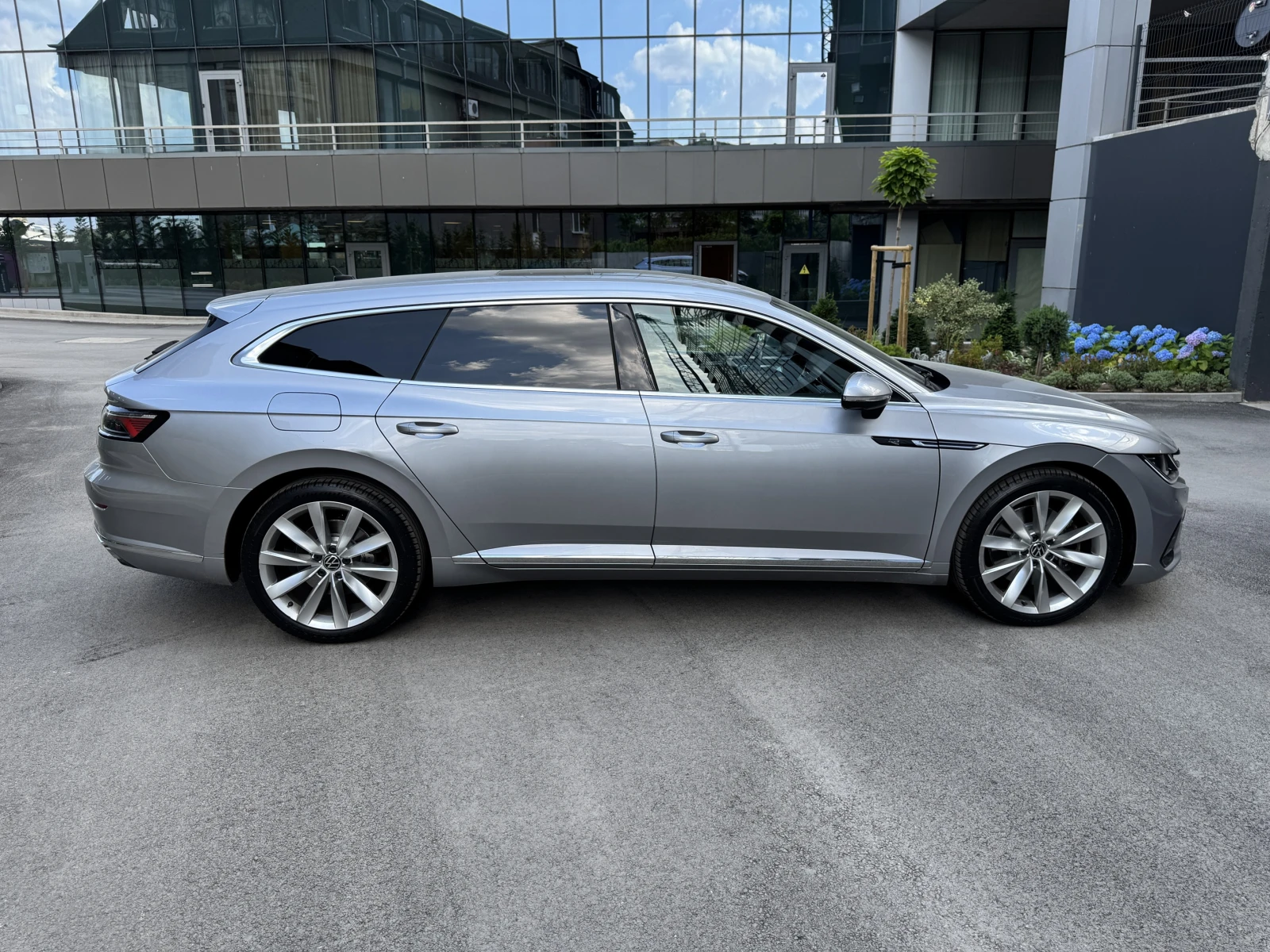 VW Arteon Shooting Brake R-Line 2.0 TSI 280 HP 4Motion, снимка 4 - Автомобили и джипове - 54840583