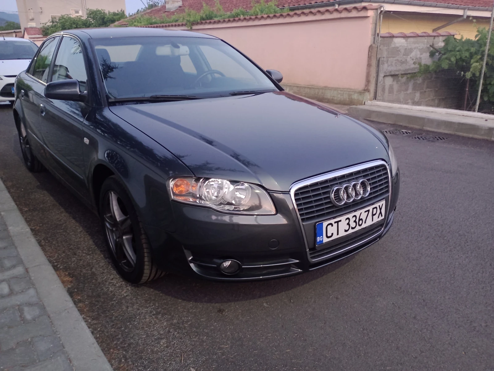 Audi A4 2.0 бензин, снимка 3 - Автомобили и джипове - 55053021